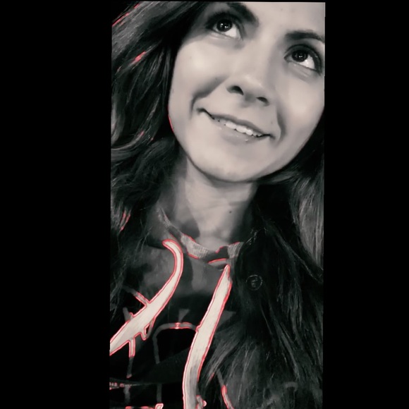 Meet your Posher, Hayzel - Picture 2 of 2